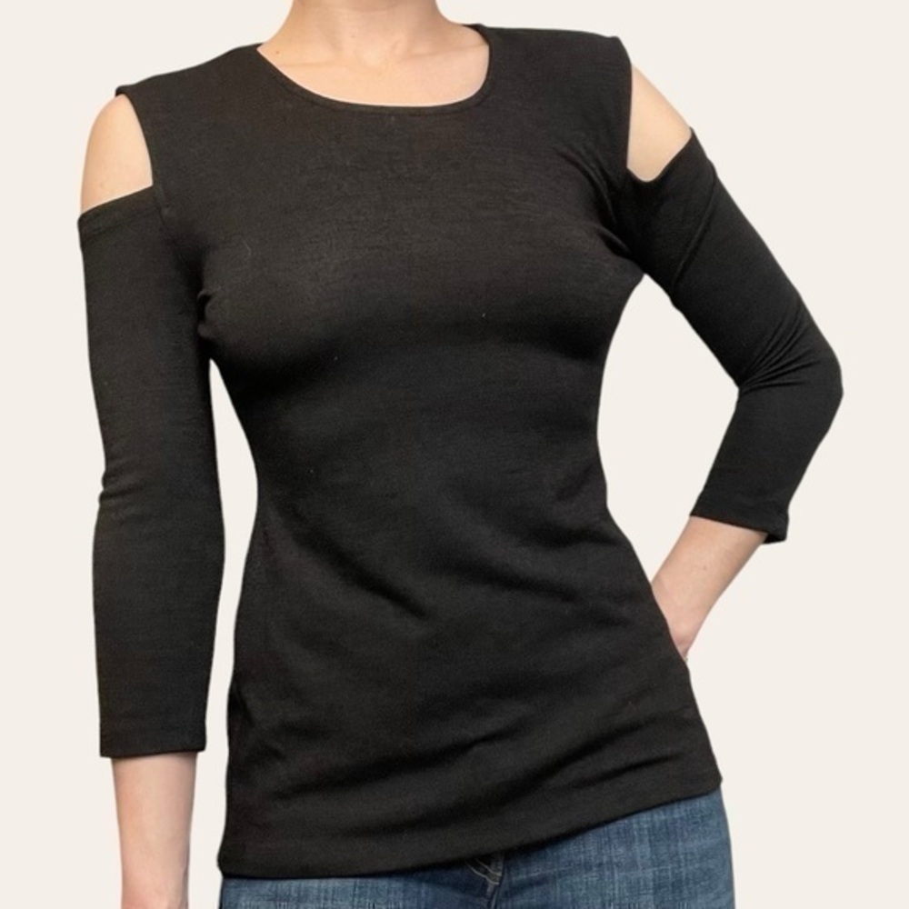 French Connection Black Cut Out Shoulder Top 💕